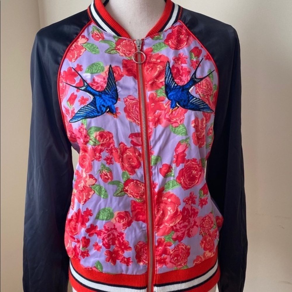 Silence & Noise UO Bomber Birds Puffer Jacket Med